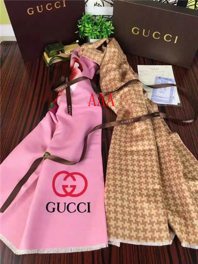 Gucci-Shawl-089