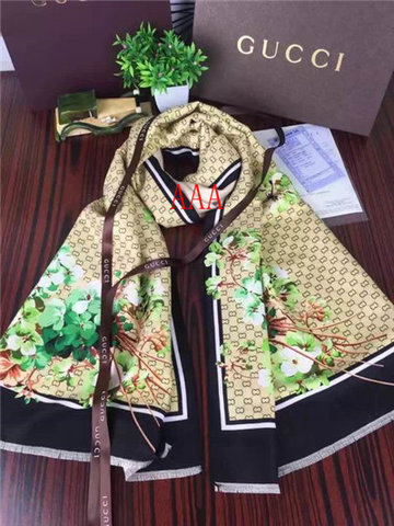 Gucci-Shawl-143