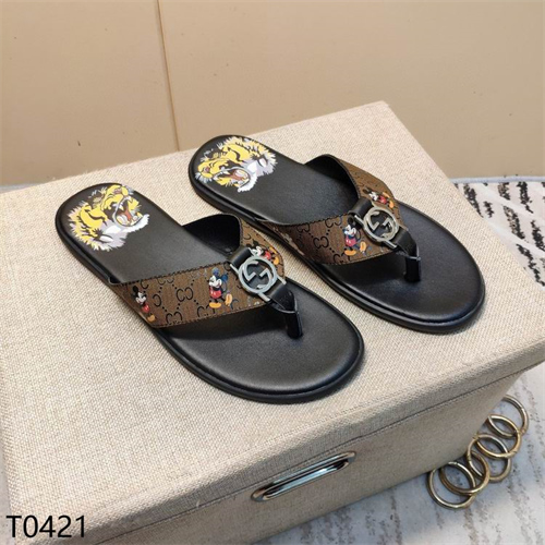 Gucci Sandal(2)-M-220