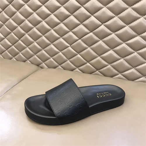 Gucci Sandal-W-204