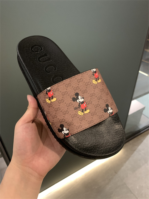 Gucci Sandal-W-234