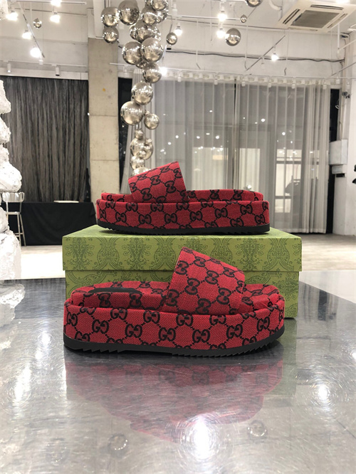 Gucci Sandal(2)-M-423