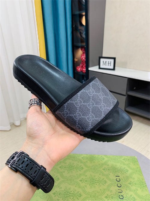 Gucci Sandal(2)-M-585