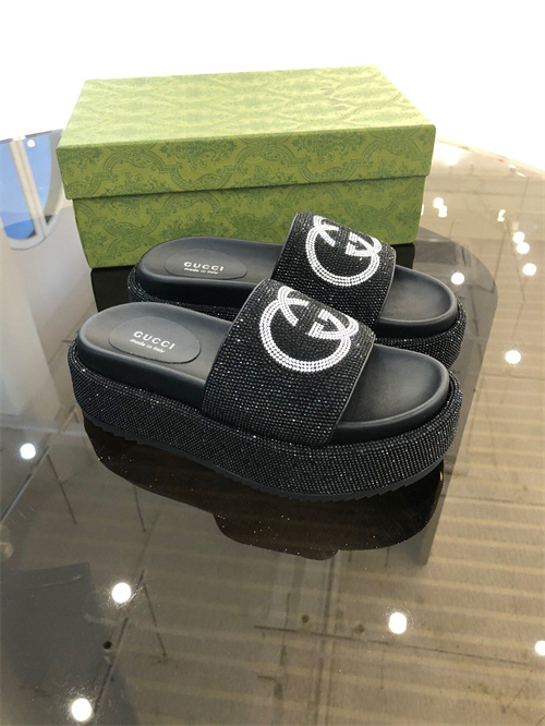 Gucci Sandal(2)-M-601