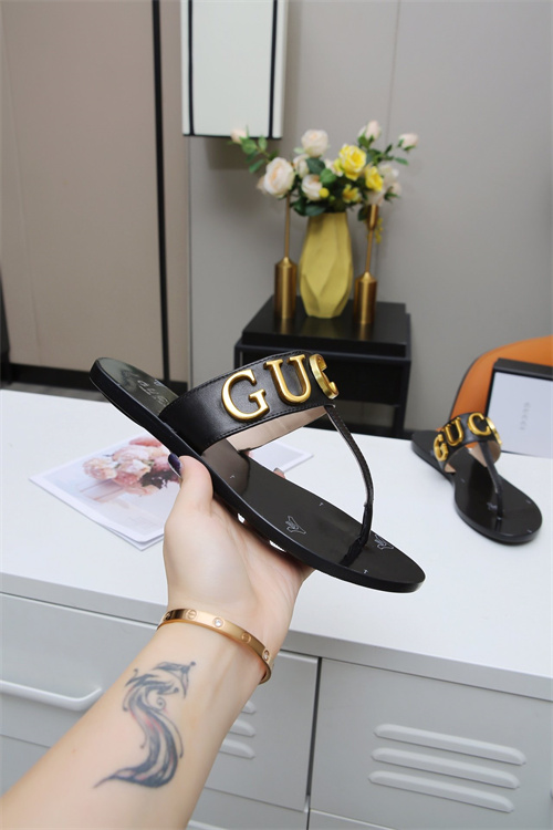 Gucci Sandal-W-524