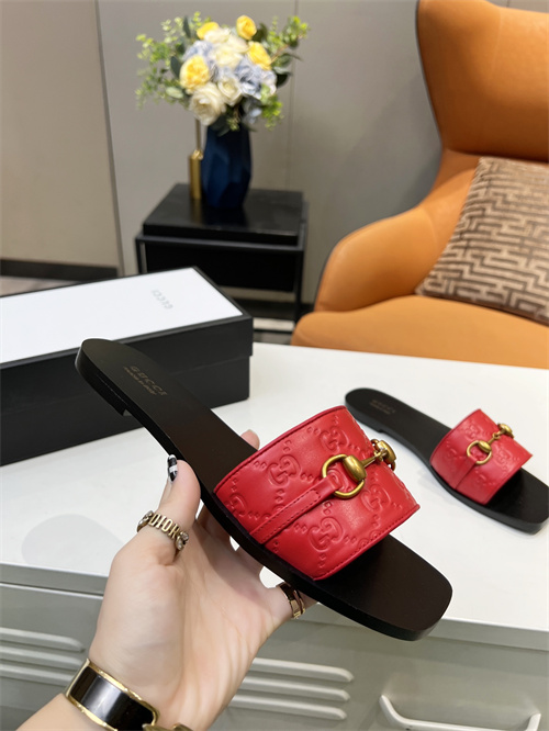 Gucci Sandal(2)-M-667