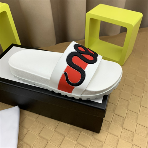 Gucci Sandal(2)-M-671