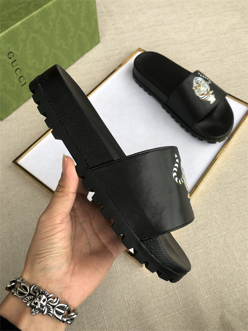 Gucci Sandal(2)-M-677