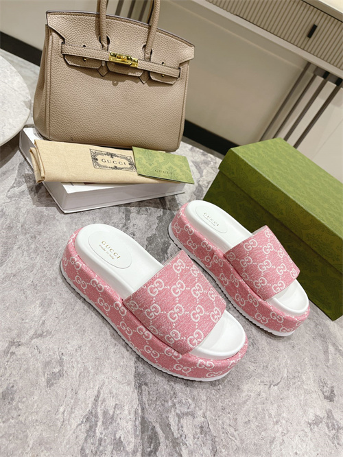 Gucci Sandal(2)-M-780