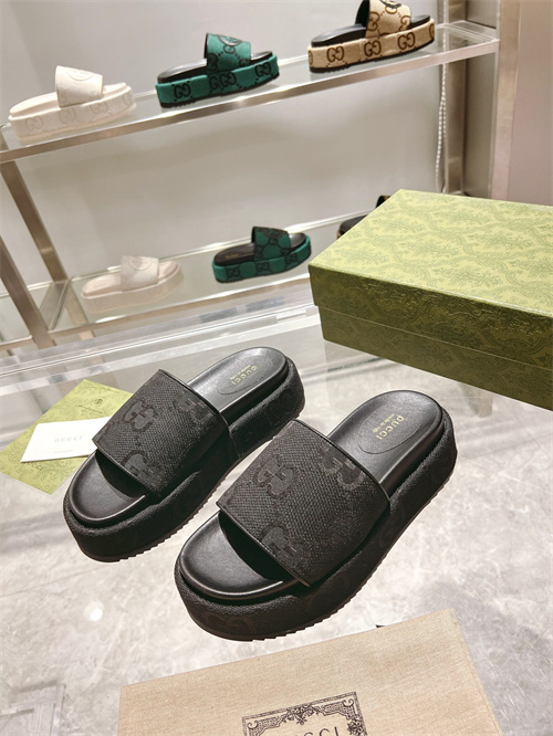 Gucci Sandal(2)-M-877