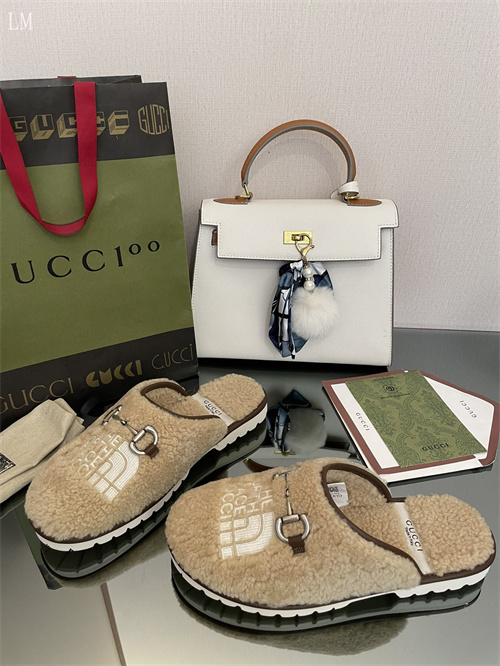 Gucci Sandal(2)-M-890