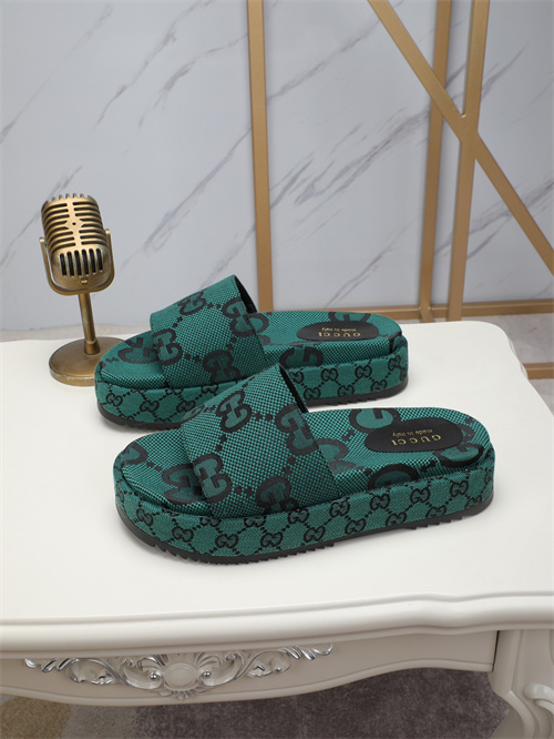 Gucci Sandal(2)-M-931