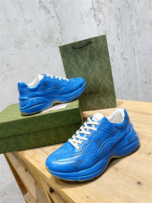 Gucci Clunky Sneaker-216