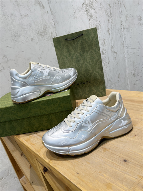 Gucci Clunky Sneaker-219