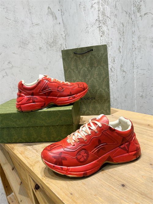 Gucci Clunky Sneaker-226