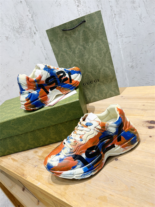 Gucci Clunky Sneaker-231