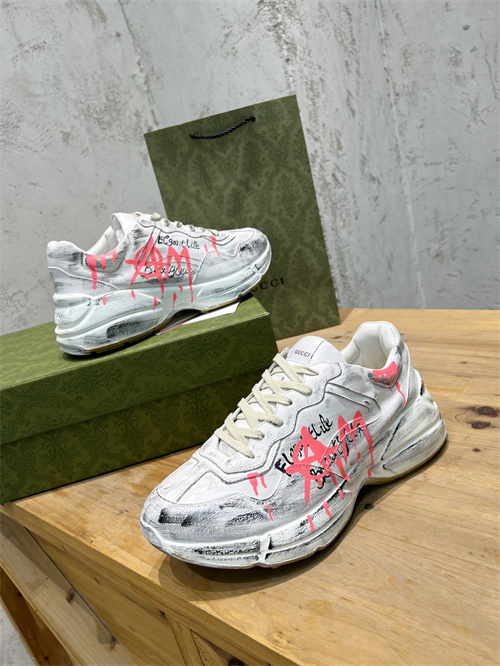 Gucci Clunky Sneaker-241