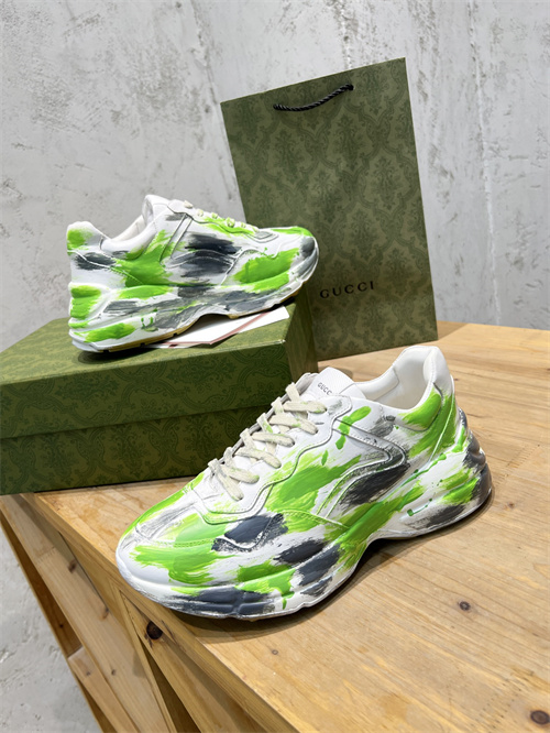 Gucci Clunky Sneaker-247