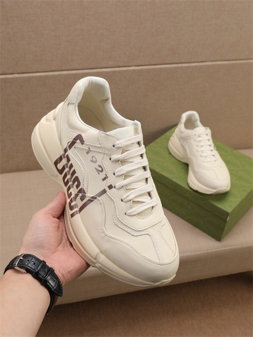Gucci Clunky Sneaker-253