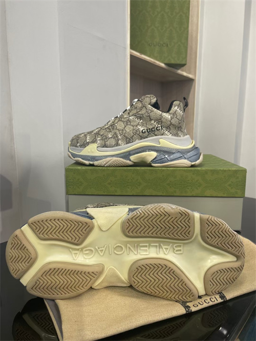 Gucci Clunky Sneaker-261