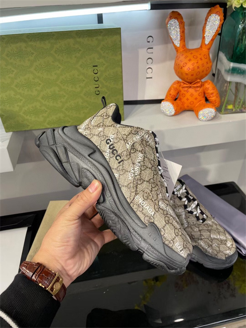 Gucci Clunky Sneaker-273