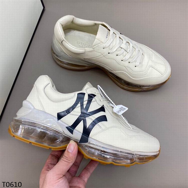 Gucci Clunky Sneaker-031