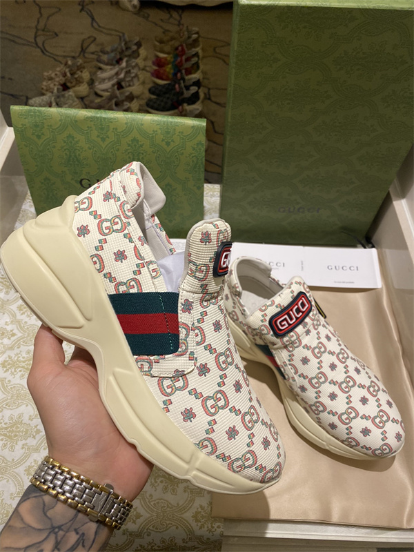 Gucci Clunky Sneaker-337