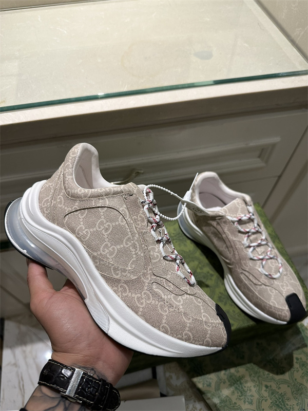 Gucci Clunky Sneaker-375