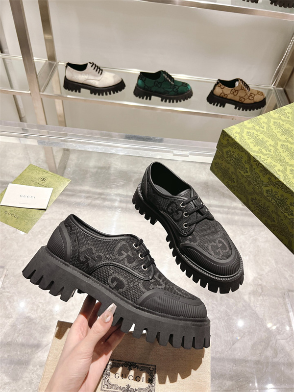 Gucci Clunky Sneaker-388