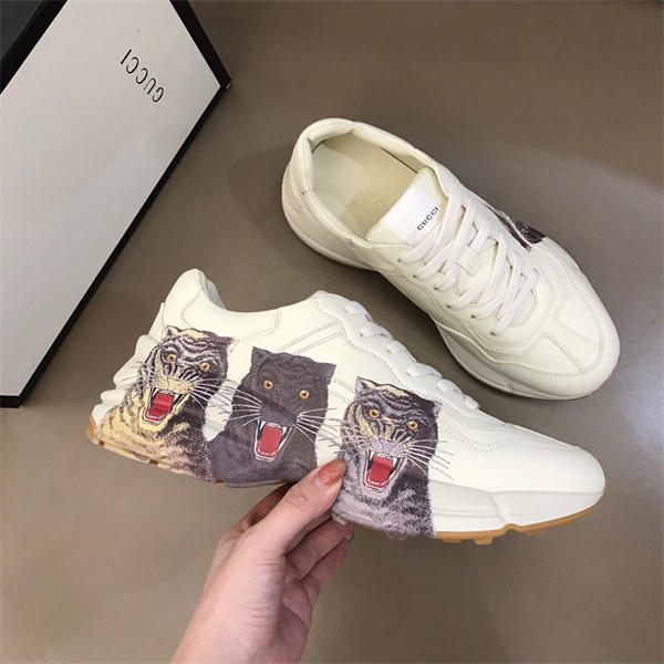 Gucci Clunky Sneaker-076