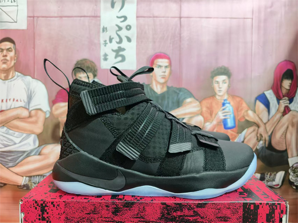LEBRON SOLDIER 11-0006