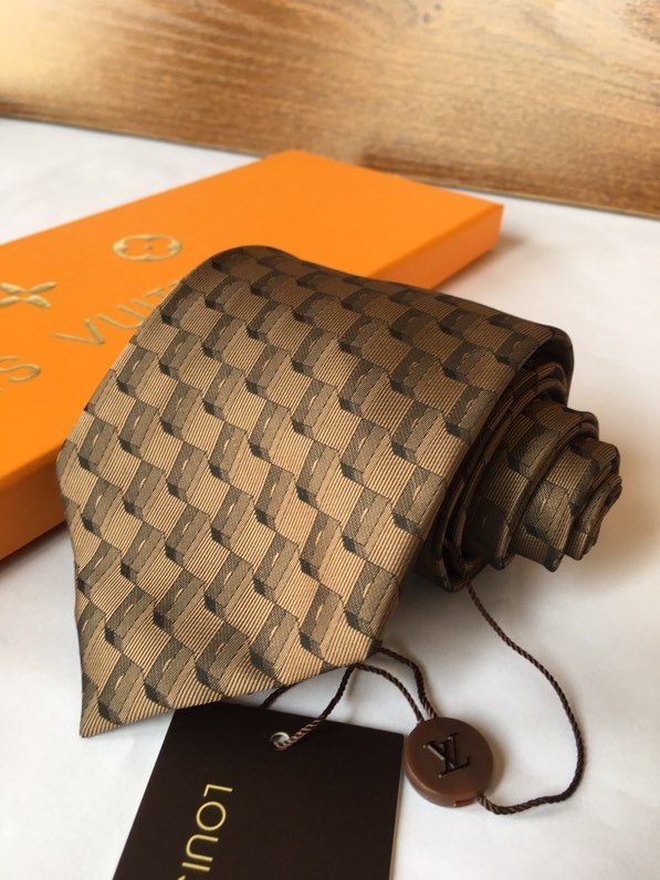 Lv-Tie-0083