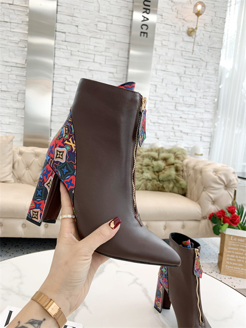 LV Boots(AAA)-095