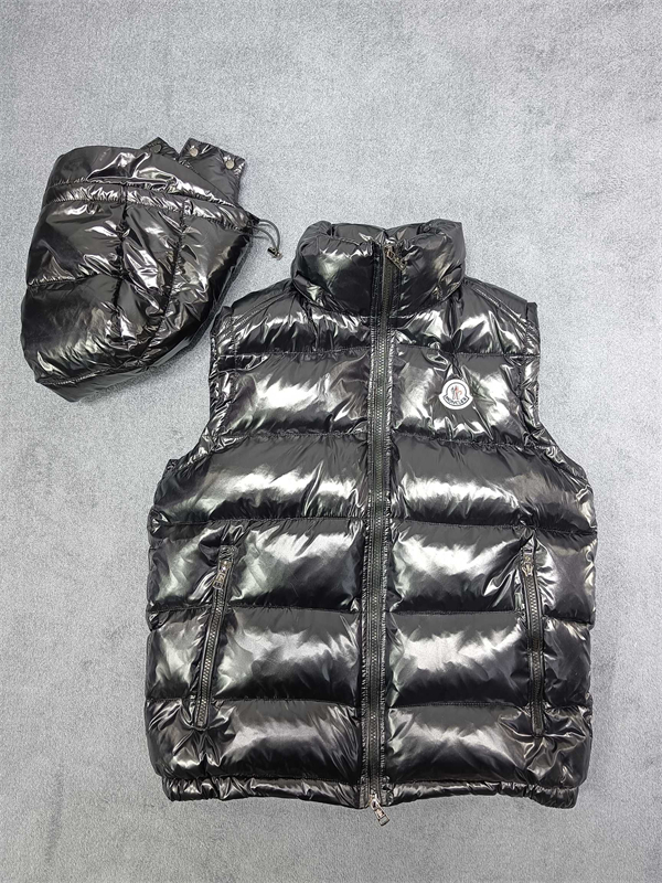 Moncler Down Jacket-M-139