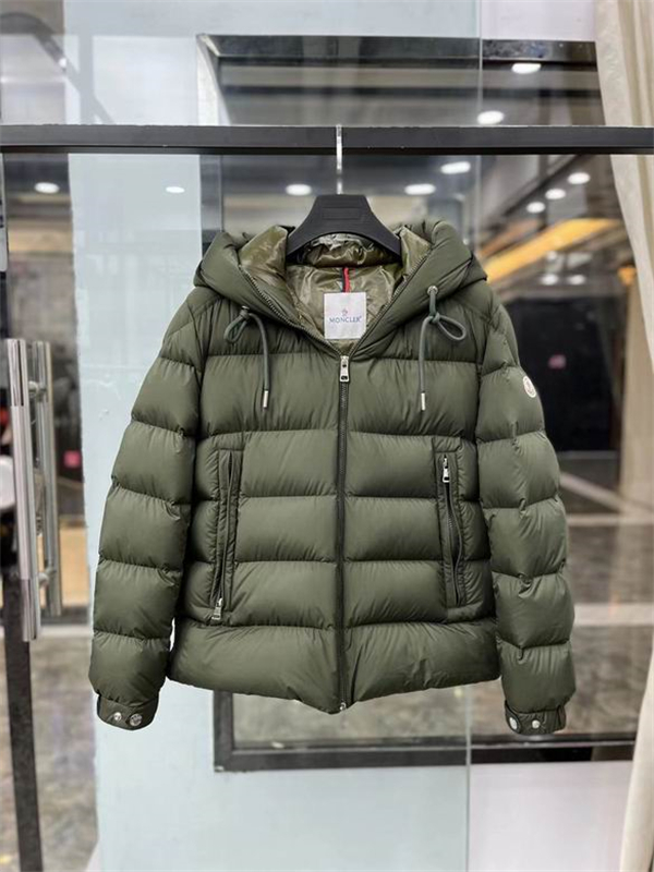 Moncler Down Jacket-M-033