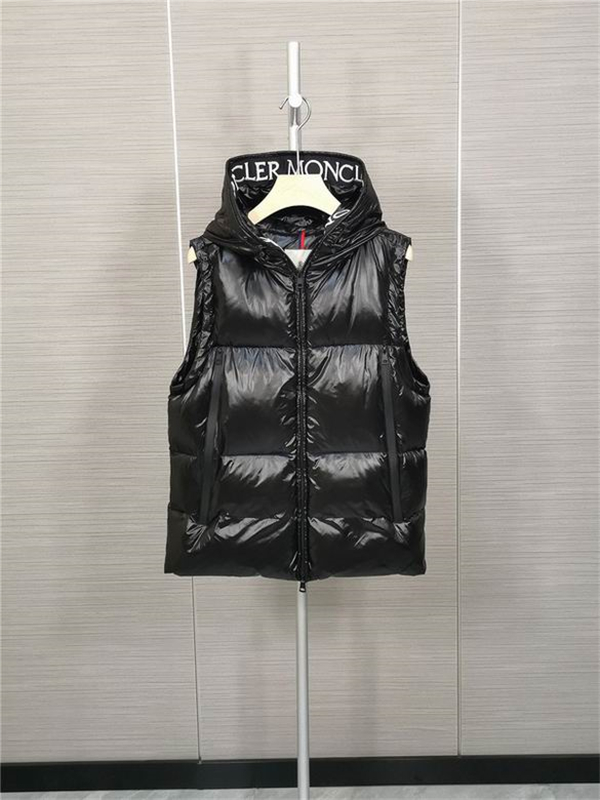 Moncler Down Jacket-M-082