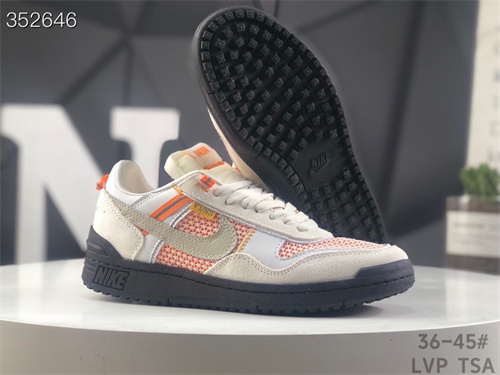 Nike FIELD GENERAL 82 SP-0002