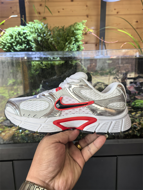 Nike ZOOM VOMERO 5-W-0002