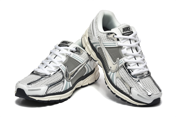 Nike ZOOM VOMERO 5-W-0011