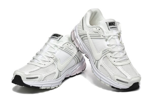 Nike ZOOM VOMERO 5-M-0014