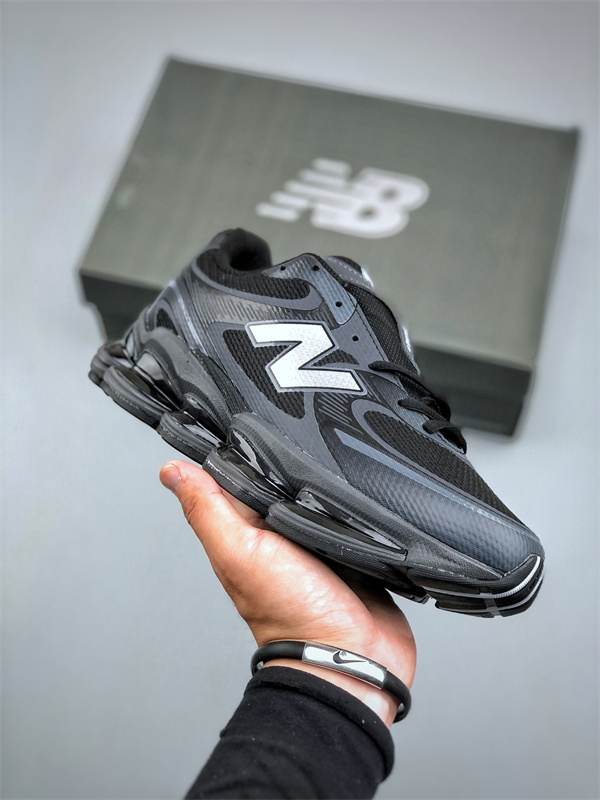 New Balance NB 2000-0008