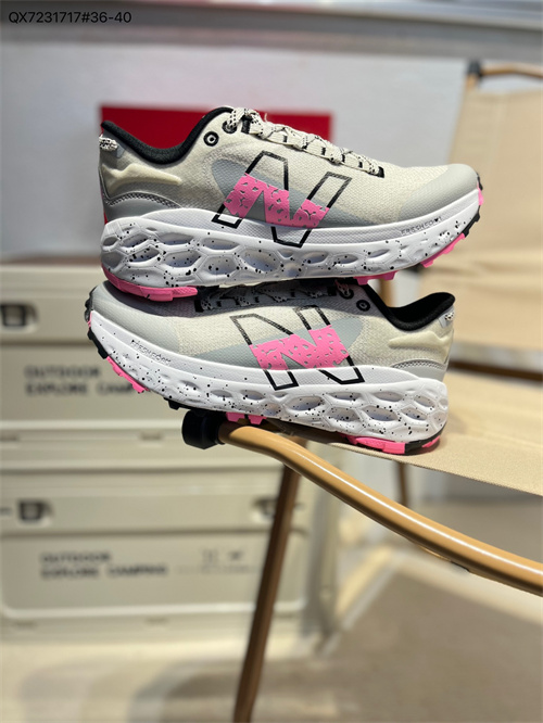 New Balance Shoes-W-0714