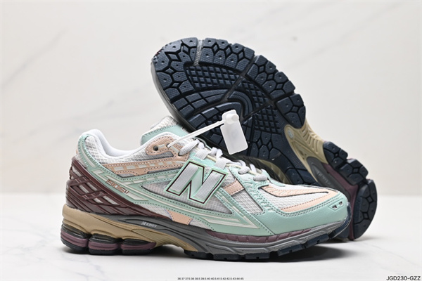 New Balance Shoes-W-1692