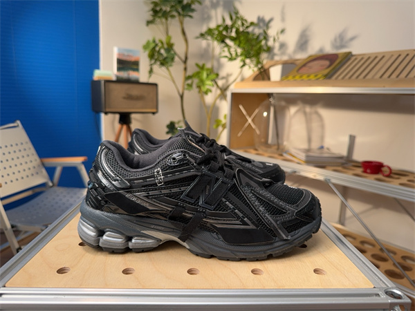 New Balance Shoes-W-2275