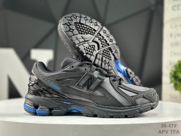 New Balance Shoes-W-2486