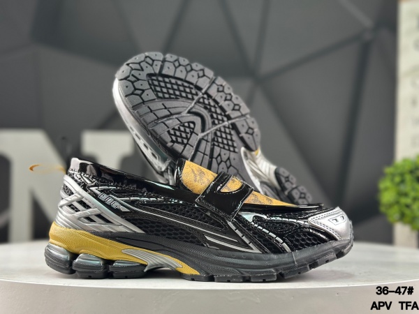New Balance Shoes-W-2570
