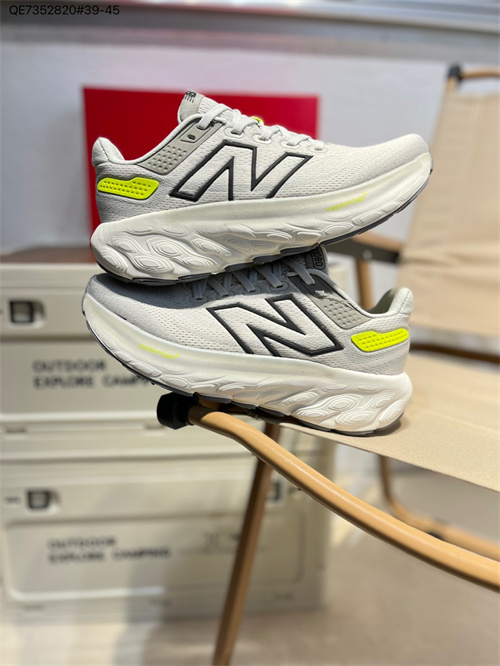 New Balance Shoes-W-0821