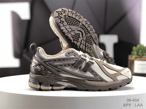 New Balance Shoes-W-0884