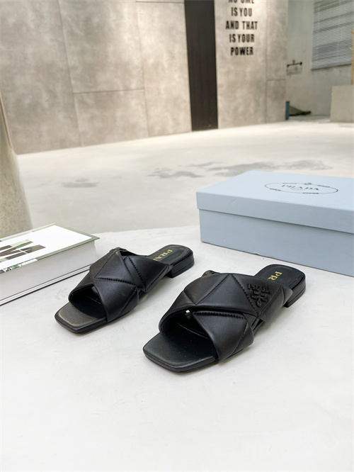 Prada Sandal-W-075