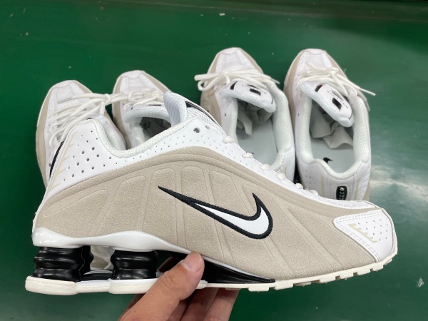 Shox R4-W-0065